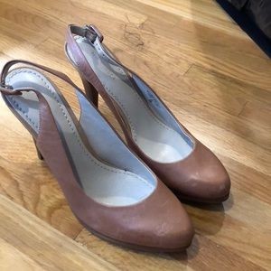 Nine West tan heels